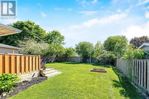 12 Selkirk Court Kitchener ON N2E 1M3
