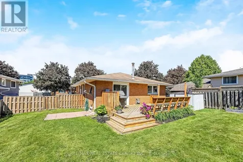 12 Selkirk Court Kitchener ON N2E 1M3