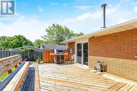 12 Selkirk Court Kitchener ON N2E 1M3