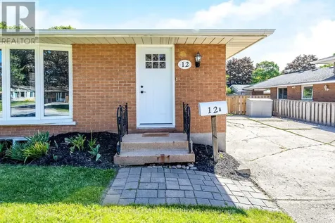 12 Selkirk Court Kitchener ON N2E 1M3
