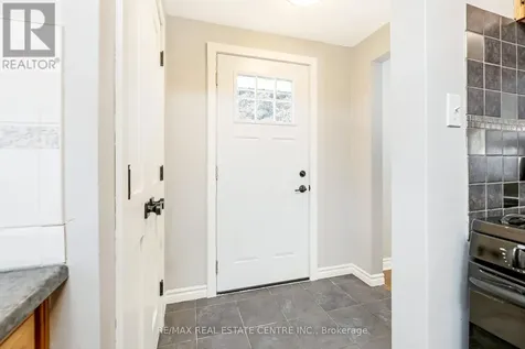 12 Selkirk Court Kitchener ON N2E 1M3