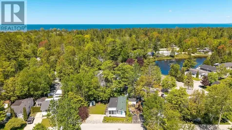 55 Topaz Street Wasaga Beach ON L9Z 1X7