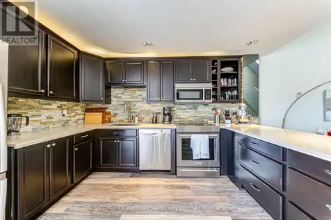 471 Oxbow Crescent Collingwood ON L9Y 5B4