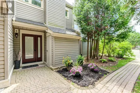 471 Oxbow Crescent Collingwood ON L9Y 5B4
