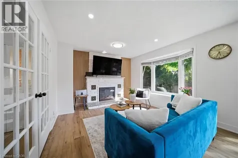 2066 Rebecca Street Oakville ON L6L 2A2