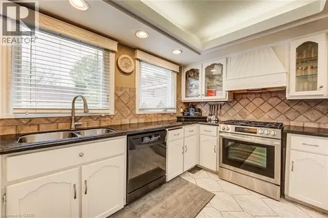 48 Lennox Crescent Kitchener ON N2N 2P5