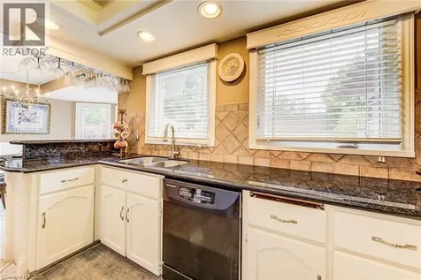 48 Lennox Crescent Kitchener ON N2N 2P5