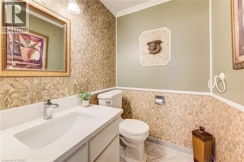 48 Lennox Crescent Kitchener ON N2N 2P5