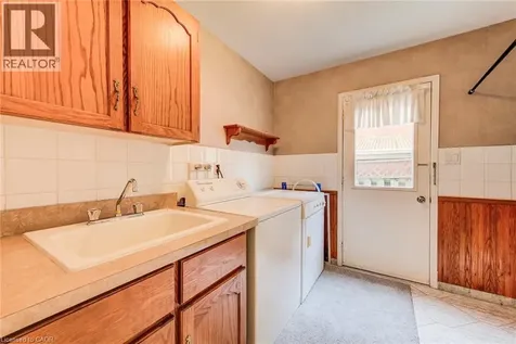 48 Lennox Crescent Kitchener ON N2N 2P5
