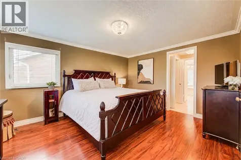 48 Lennox Crescent Kitchener ON N2N 2P5