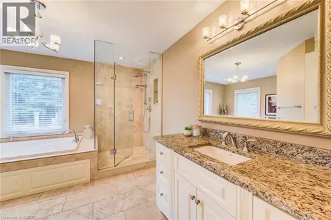 48 Lennox Crescent Kitchener ON N2N 2P5