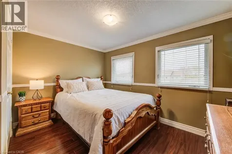 48 Lennox Crescent Kitchener ON N2N 2P5