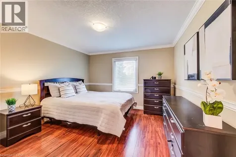48 Lennox Crescent Kitchener ON N2N 2P5