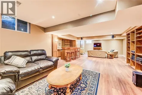 48 Lennox Crescent Kitchener ON N2N 2P5