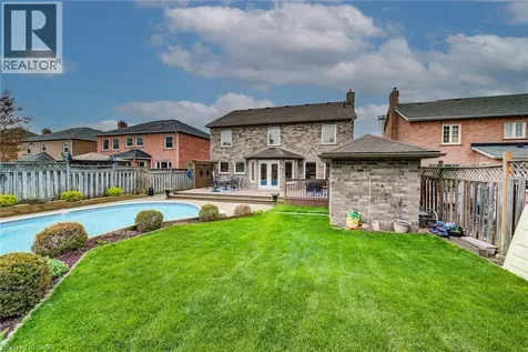 48 Lennox Crescent Kitchener ON N2N 2P5