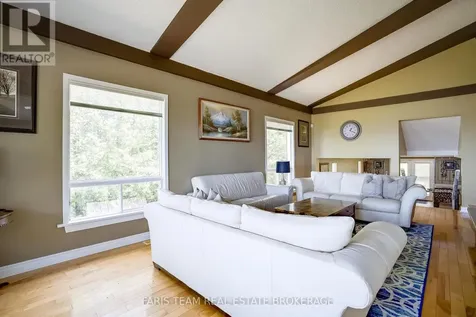1787 Champlain Road Tiny ON L9M 0B6