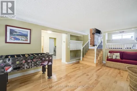 1787 Champlain Road Tiny ON L9M 0B6