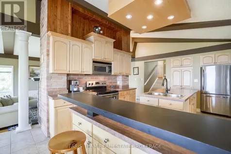 1787 Champlain Road Tiny ON L9M 0B6