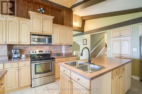 1787 Champlain Road Tiny ON L9M 0B6