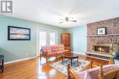 2104 Newton Street Tay ON L0K 2A0