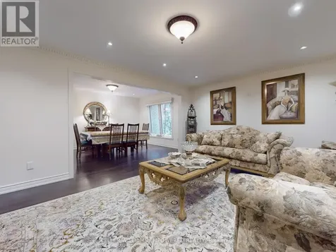 788 Woodland Acres Crescent Vaughan ON L6A 1G2
