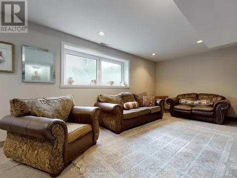 788 Woodland Acres Crescent Vaughan ON L6A 1G2