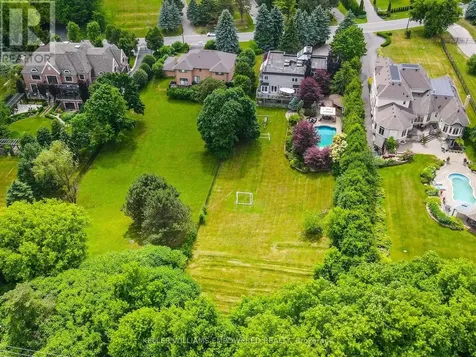 788 Woodland Acres Crescent Vaughan ON L6A 1G2