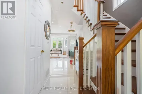 25 Crispin Court Markham (buttonville) ON L3R 4G6