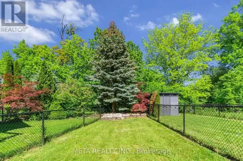 25 Crispin Court Markham (buttonville) ON L3R 4G6