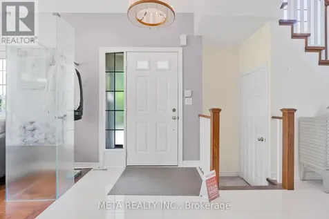 25 Crispin Court Markham (buttonville) ON L3R 4G6