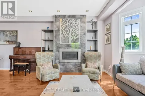 25 Crispin Court Markham (buttonville) ON L3R 4G6