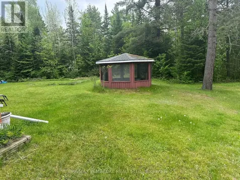 701 Smaglinski Stoppa Parkway Madawaska Valley ON K0J 2N0