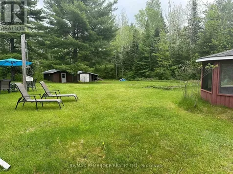 701 Smaglinski Stoppa Parkway Madawaska Valley ON K0J 2N0