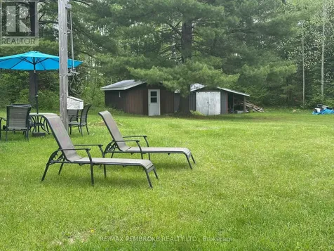 701 Smaglinski Stoppa Parkway Madawaska Valley ON K0J 2N0