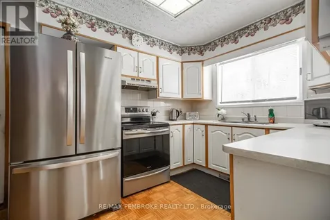 701 Smaglinski Stoppa Parkway Madawaska Valley ON K0J 2N0