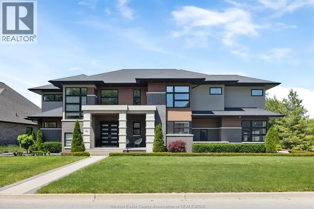 836 Legacy Grove Drive Lasalle ON N9J 0C4