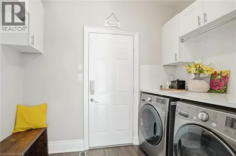 418 Montreal Circle Stoney Creek ON L8E 0E2