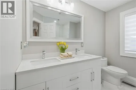 418 Montreal Circle Stoney Creek ON L8E 0E2