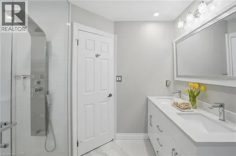 418 Montreal Circle Stoney Creek ON L8E 0E2