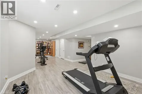 418 Montreal Circle Stoney Creek ON L8E 0E2