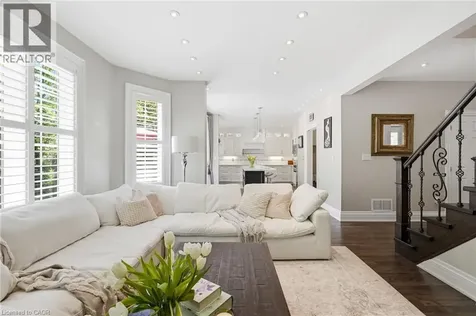 418 Montreal Circle Stoney Creek ON L8E 0E2