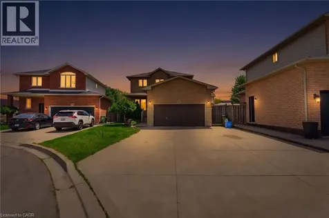 40 Lanza Court Hamilton ON L8T 5A8