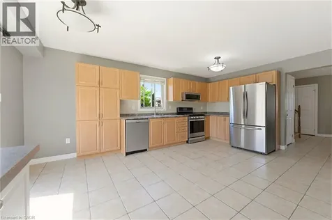 40 Lanza Court Hamilton ON L8T 5A8