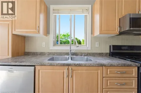 40 Lanza Court Hamilton ON L8T 5A8