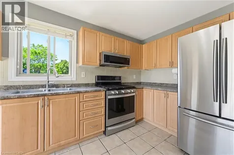 40 Lanza Court Hamilton ON L8T 5A8