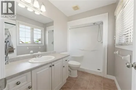 40 Lanza Court Hamilton ON L8T 5A8