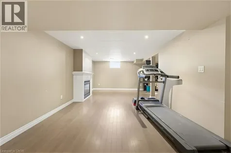 40 Lanza Court Hamilton ON L8T 5A8