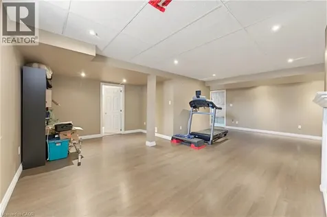 40 Lanza Court Hamilton ON L8T 5A8