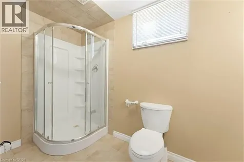 40 Lanza Court Hamilton ON L8T 5A8