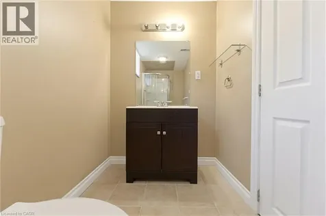 40 Lanza Court Hamilton ON L8T 5A8